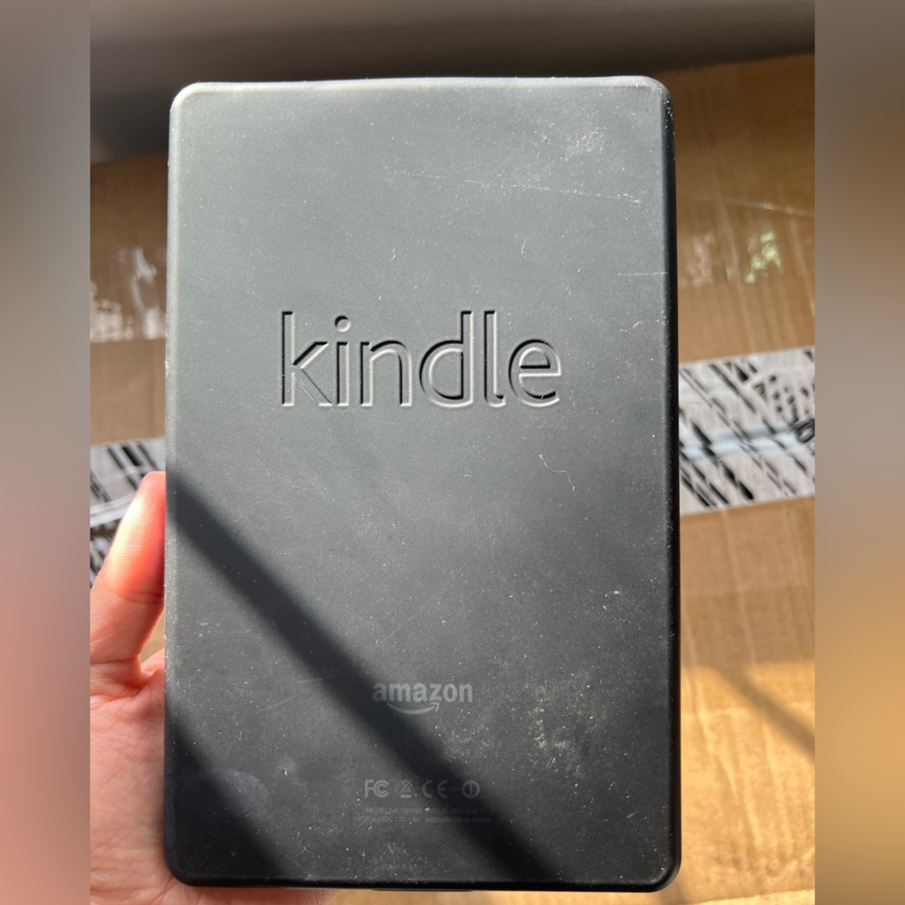 Kindle - Picture 2 of 3